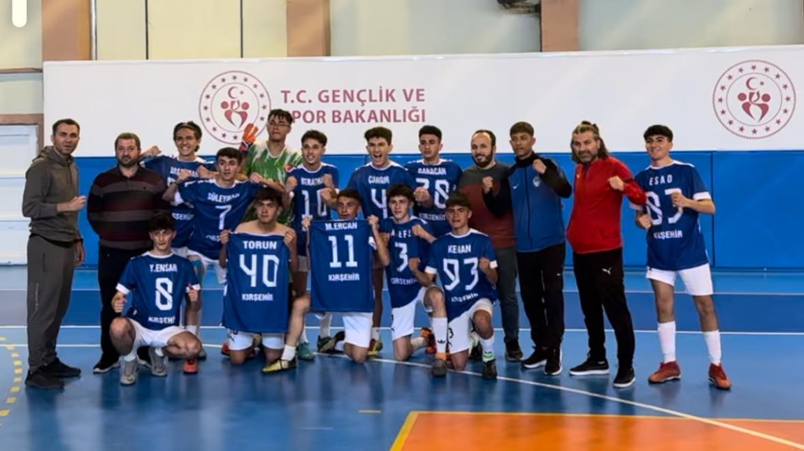 Okul Sporları Futsal Gençler Grup Müsabakalarında Adını Türkiye Yarı Finallerine Yazdırdı